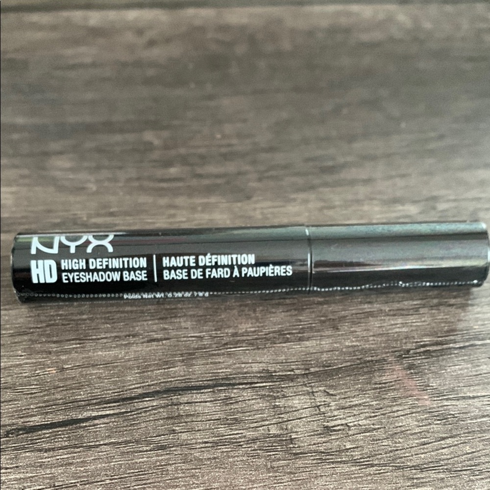 NYX High Definition Eyeshadow Base in Black